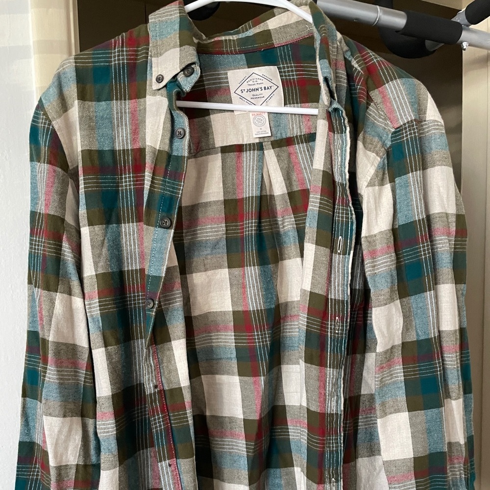 Men’s Medium Long Sleeve Button Up
